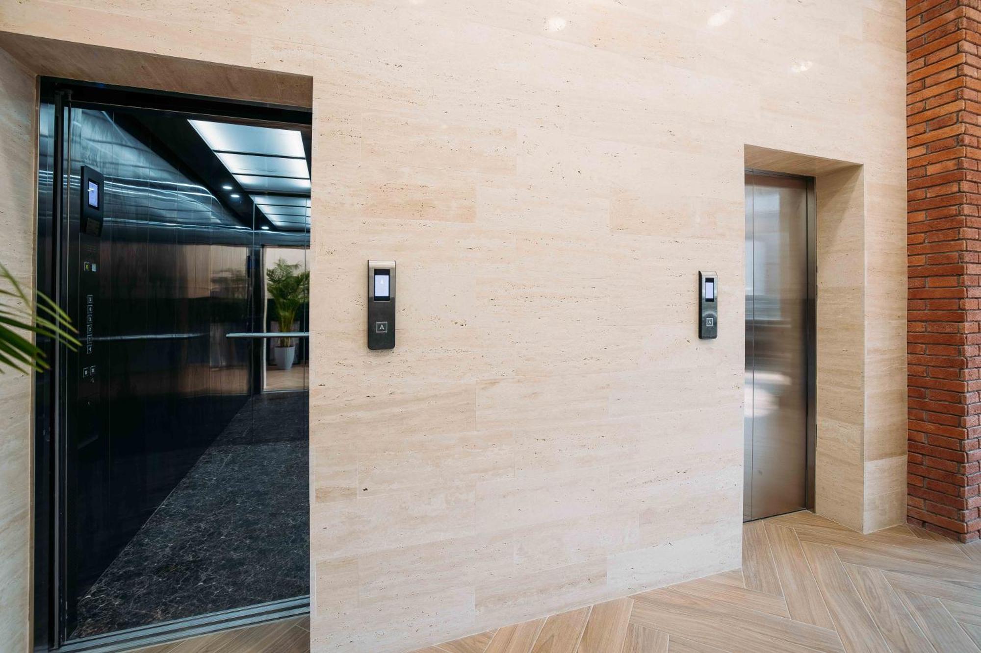 Hotel Monday By Dnt Group Tbilisi Bagian luar foto